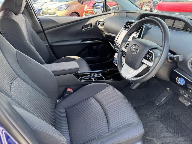 プリウス Ａ　セーフティセンス・純正９インチナビ・バックカメラ・フルセグＴＶ・Ｂｌｕｅｔｏｏｔｈ・ＣＤ／ＤＶＤ再生・ＡＣＣ・ＬＤＡ・ＢＳＭ・ＨＵＤ・パーキングアシスト・コーナーセンサー・オートＨＩビーム・ＥＴＣ（26枚目）