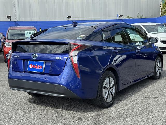 プリウス Ａ　セーフティセンス・純正９インチナビ・バックカメラ・フルセグＴＶ・Ｂｌｕｅｔｏｏｔｈ・ＣＤ／ＤＶＤ再生・ＡＣＣ・ＬＤＡ・ＢＳＭ・ＨＵＤ・パーキングアシスト・コーナーセンサー・オートＨＩビーム・ＥＴＣ（42枚目）