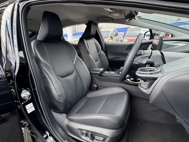 プリウス Ｚ　セーフティセンス・ナビＴＶ・全周囲カメラ・Ｃａｒｐｌａｙ・Ｂｌｕｅｔｏｏｔｈ・電動リアゲート・ＥＴＣ・ＡＣＣ・ＢＳＭ・ＬＤＡ・ＲＣＴＡ・ＰＷシート・シートエアコン・シートヒーター・オートＨＩビーム（4枚目）