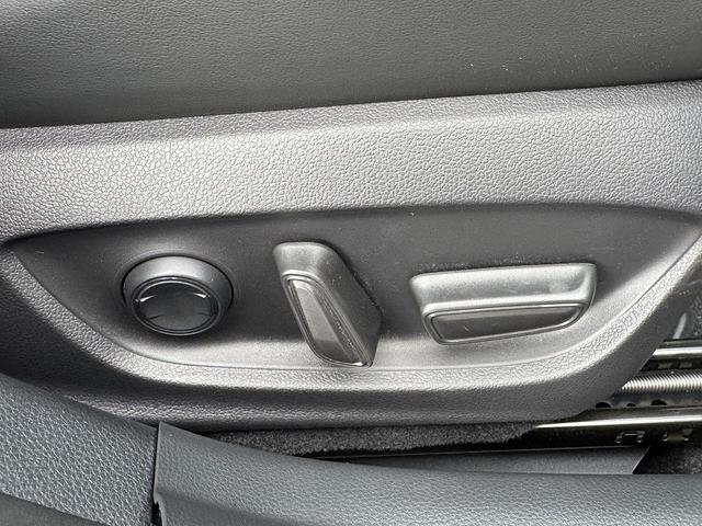 プリウス Ｚ　セーフティセンス・ナビＴＶ・全周囲カメラ・Ｃａｒｐｌａｙ・Ｂｌｕｅｔｏｏｔｈ・電動リアゲート・ＥＴＣ・ＡＣＣ・ＢＳＭ・ＬＤＡ・ＲＣＴＡ・ＰＷシート・シートエアコン・シートヒーター・オートＨＩビーム（14枚目）