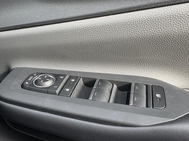 プリウス Ｚ　セーフティセンス・ナビＴＶ・全周囲カメラ・Ｃａｒｐｌａｙ・Ｂｌｕｅｔｏｏｔｈ・電動リアゲート・ＥＴＣ・ＡＣＣ・ＢＳＭ・ＬＤＡ・ＲＣＴＡ・ＰＷシート・シートエアコン・シートヒーター・オートＨＩビーム（48枚目）