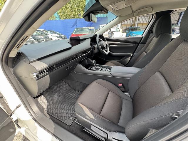 MAZDA3セダン 20Sプロアクティブ ツーリングセレクション 純正ナビ・BOSEサウンド・フルセグTV・Carplay・Bluetooth・DVD再生・全周囲カメラ・ACC・BSM・レーンキープアシスト・Cセンサー・LEDヘッドライト・オートHIビーム・ETC(27枚目)