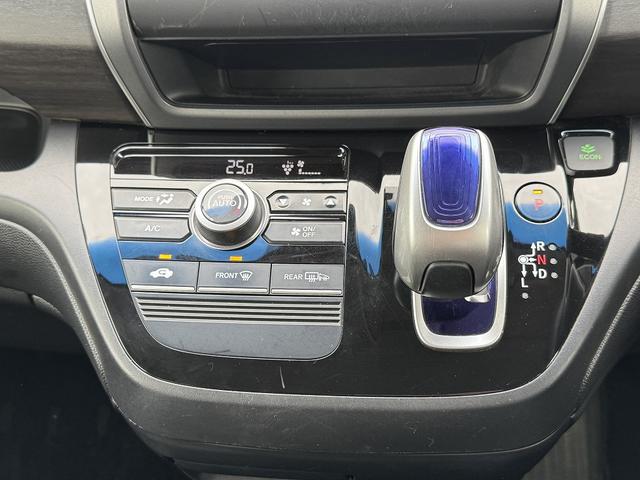 フリードハイブリッド ハイブリッド・Ｇホンダセンシング　１オーナー・ホンダセンシング・両側パワースライド・フルセグナビ・ＥＴＣ・バックカメラ・ＢＴオーディオ・ＬＥＤヘッドライト・ＡＵＴＯライト・スマートキー・純正１５ＡＷ・革ステア・ドアバイザー（10枚目）