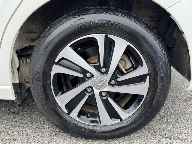 フリードハイブリッド ハイブリッド・Ｇホンダセンシング　１オーナー・ホンダセンシング・両側パワースライド・フルセグナビ・ＥＴＣ・バックカメラ・ＢＴオーディオ・ＬＥＤヘッドライト・ＡＵＴＯライト・スマートキー・純正１５ＡＷ・革ステア・ドアバイザー（51枚目）