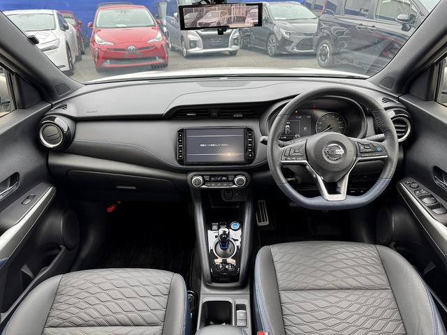 キックス オーテック　プロパイロット・全周囲カメラ・フルセグナビ・ＢＴオーディオ・ＥＴＣ・ＵＳＢ・デジタルミラー・ハーフレザー・ステア＆シートヒーター・Ｃソナー・ＡＵＴＯハイビーム・純正１７ＡＷ・フロアマット（3枚目）