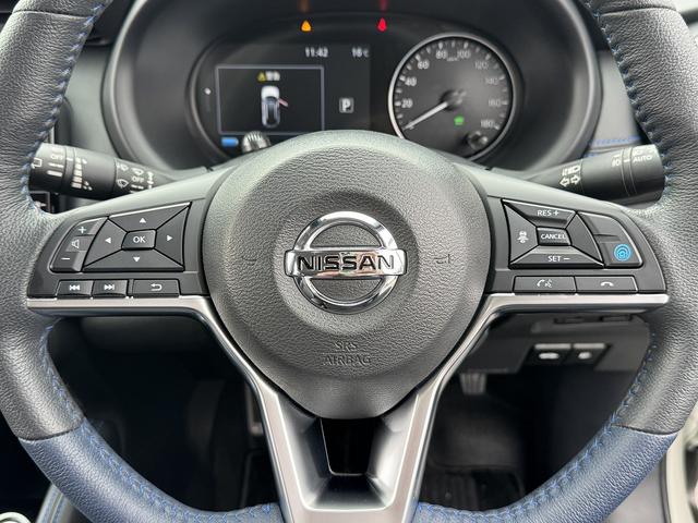 キックス オーテック　プロパイロット・全周囲カメラ・フルセグナビ・ＢＴオーディオ・ＥＴＣ・ＵＳＢ・デジタルミラー・ハーフレザー・ステア＆シートヒーター・Ｃソナー・ＡＵＴＯハイビーム・純正１７ＡＷ・フロアマット（12枚目）