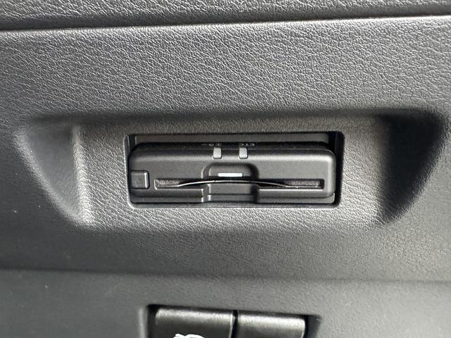 キックス オーテック　プロパイロット・全周囲カメラ・フルセグナビ・ＢＴオーディオ・ＥＴＣ・ＵＳＢ・デジタルミラー・ハーフレザー・ステア＆シートヒーター・Ｃソナー・ＡＵＴＯハイビーム・純正１７ＡＷ・フロアマット（14枚目）