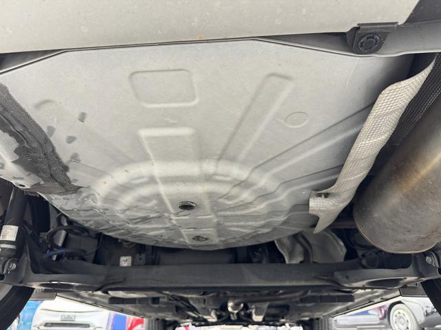 キックス オーテック　プロパイロット・全周囲カメラ・フルセグナビ・ＢＴオーディオ・ＥＴＣ・ＵＳＢ・デジタルミラー・ハーフレザー・ステア＆シートヒーター・Ｃソナー・ＡＵＴＯハイビーム・純正１７ＡＷ・フロアマット（62枚目）