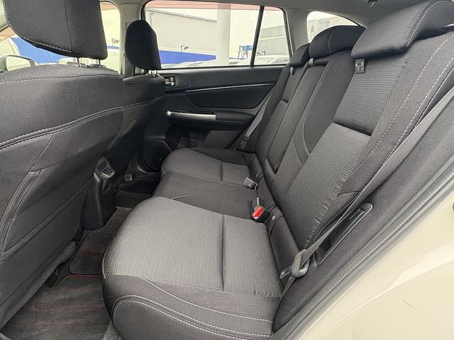 レヴォーグ 1.6GTアイサイト フルセグナビ・Bカメラ・BTオーディオ・LEDライト・ACC・LKA・Pシート・パドルシフト・ETC・プライバシーガラス・ドアバイザー・本革ステア・オートライト・USB・Aストップ(7枚目)