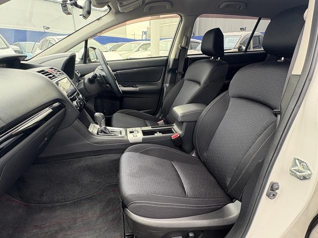 レヴォーグ 1.6GTアイサイト フルセグナビ・Bカメラ・BTオーディオ・LEDライト・ACC・LKA・Pシート・パドルシフト・ETC・プライバシーガラス・ドアバイザー・本革ステア・オートライト・USB・Aストップ(8枚目)