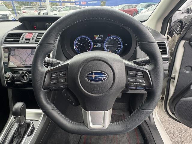 レヴォーグ 1.6GTアイサイト フルセグナビ・Bカメラ・BTオーディオ・LEDライト・ACC・LKA・Pシート・パドルシフト・ETC・プライバシーガラス・ドアバイザー・本革ステア・オートライト・USB・Aストップ(9枚目)