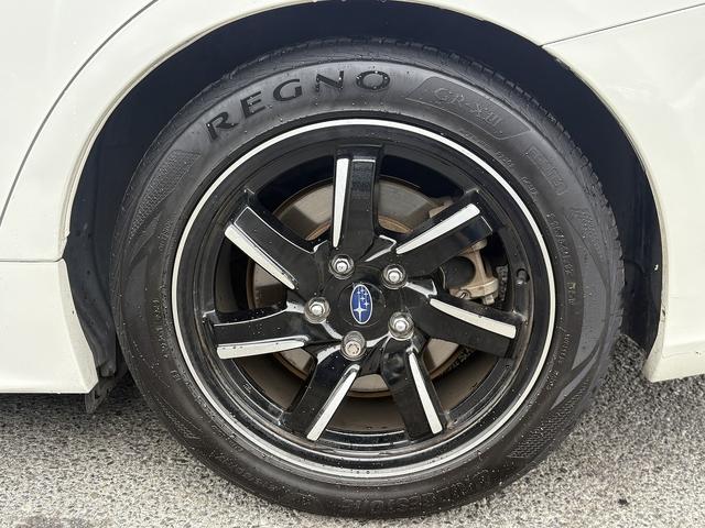 レヴォーグ 1.6GTアイサイト フルセグナビ・Bカメラ・BTオーディオ・LEDライト・ACC・LKA・Pシート・パドルシフト・ETC・プライバシーガラス・ドアバイザー・本革ステア・オートライト・USB・Aストップ(38枚目)