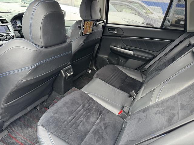 レヴォーグ 2.0GT-Sアイサイト STIエアロ・フルセグナビ・Bカメラ・BTオーディオ・LEDライト・ACC・LKA・柿本マフラー・パドルシフト・ドアバイザー・プライバシーガラス・本革ステア・ミラーウィンカー・RAYS18AW(13枚目)