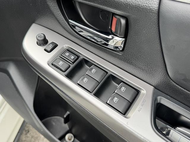 レヴォーグ 2.0GT-Sアイサイト STIエアロ・フルセグナビ・Bカメラ・BTオーディオ・LEDライト・ACC・LKA・柿本マフラー・パドルシフト・ドアバイザー・プライバシーガラス・本革ステア・ミラーウィンカー・RAYS18AW(27枚目)