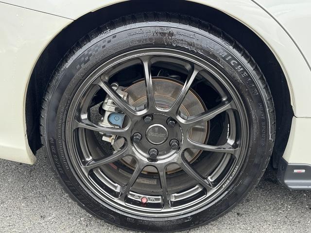 レヴォーグ 2.0GT-Sアイサイト STIエアロ・フルセグナビ・Bカメラ・BTオーディオ・LEDライト・ACC・LKA・柿本マフラー・パドルシフト・ドアバイザー・プライバシーガラス・本革ステア・ミラーウィンカー・RAYS18AW(38枚目)