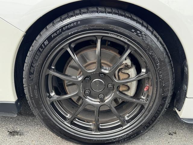 レヴォーグ 2.0GT-Sアイサイト STIエアロ・フルセグナビ・Bカメラ・BTオーディオ・LEDライト・ACC・LKA・柿本マフラー・パドルシフト・ドアバイザー・プライバシーガラス・本革ステア・ミラーウィンカー・RAYS18AW(40枚目)