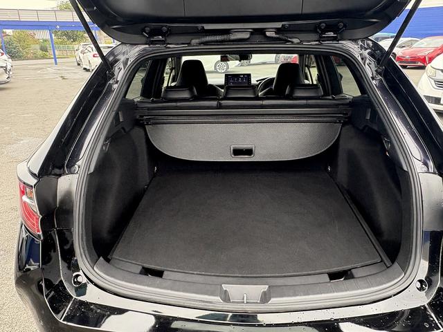 カローラツーリング ハイブリッド　ダブルバイビー　セーフティセンス・ディスプレイオーディオ・フルセグ・バックカメラ・ＥＴＣ２．０・Ｃａｒｐｌａｙ・ＢＴオーディオ・ＵＳＢ・ハーフレザー・シート＆ステアヒーター・Ｃソナー・ＲＣＴＡ・ＢＳＭ・純正１７ＡＷ（7枚目）