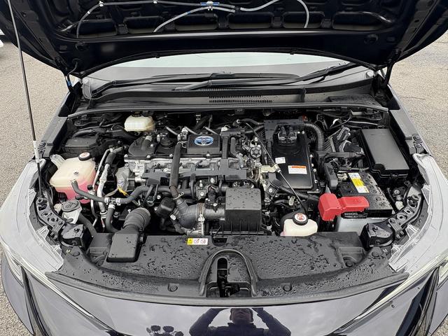 カローラツーリング ハイブリッド　ダブルバイビー　セーフティセンス・ディスプレイオーディオ・フルセグ・バックカメラ・ＥＴＣ２．０・Ｃａｒｐｌａｙ・ＢＴオーディオ・ＵＳＢ・ハーフレザー・シート＆ステアヒーター・Ｃソナー・ＲＣＴＡ・ＢＳＭ・純正１７ＡＷ（18枚目）