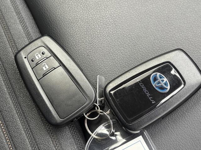 カローラツーリング ハイブリッド　ダブルバイビー　セーフティセンス・ディスプレイオーディオ・フルセグ・バックカメラ・ＥＴＣ２．０・Ｃａｒｐｌａｙ・ＢＴオーディオ・ＵＳＢ・ハーフレザー・シート＆ステアヒーター・Ｃソナー・ＲＣＴＡ・ＢＳＭ・純正１７ＡＷ（31枚目）