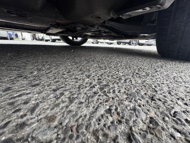 カローラツーリング ハイブリッド　ダブルバイビー　セーフティセンス・ディスプレイオーディオ・フルセグ・バックカメラ・ＥＴＣ２．０・Ｃａｒｐｌａｙ・ＢＴオーディオ・ＵＳＢ・ハーフレザー・シート＆ステアヒーター・Ｃソナー・ＲＣＴＡ・ＢＳＭ・純正１７ＡＷ（54枚目）