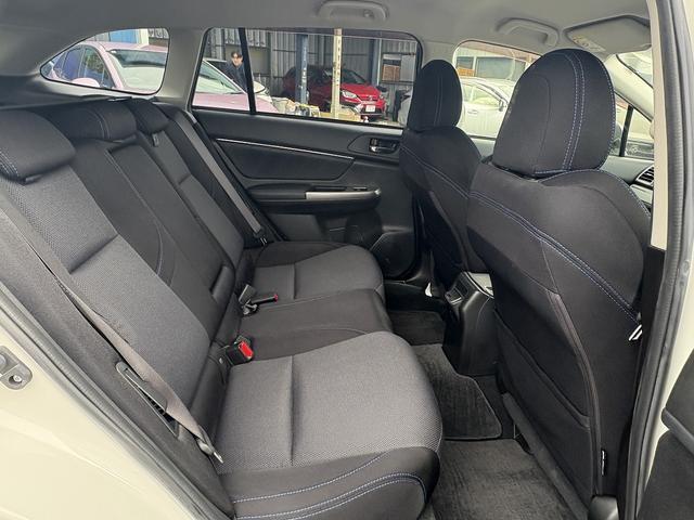 レヴォーグ １．６ＧＴ－Ｓアイサイト　フルセグナビ・ＢＴオーディオ・ＬＥＤライト・ＡＣＣ・ＬＫＡ・ＥＴＣ・パドルシフト・スマキー・ドアバイザー・プライバシーガラス・本革ステア・ミラーウィンカー・Ａストップ・Ｐシート（5枚目）