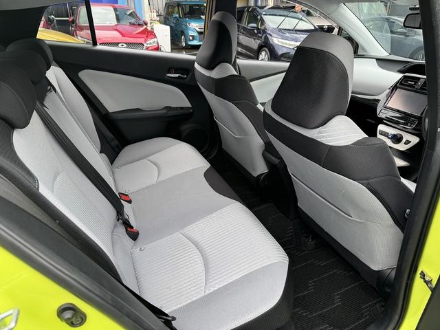 プリウス Ａ　９ｉｎフルセグナビ・Ｂカメラ・ＢＴオーディオ・ＬＥＤライト・ＡＣＣ・ＬＫＡ・ＨＵＤ・ＢＳＭ・ＡＨＢ・Ｐアシスト・ＥＴＣ・オートライト・本革ステア・１５ＡＷ・ドアバイザー・プライバシーガラス（8枚目）