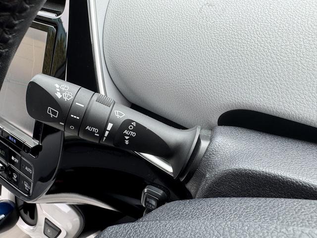 プリウス Ａ　９ｉｎフルセグナビ・Ｂカメラ・ＢＴオーディオ・ＬＥＤライト・ＡＣＣ・ＬＫＡ・ＨＵＤ・ＢＳＭ・ＡＨＢ・Ｐアシスト・ＥＴＣ・オートライト・本革ステア・１５ＡＷ・ドアバイザー・プライバシーガラス（19枚目）