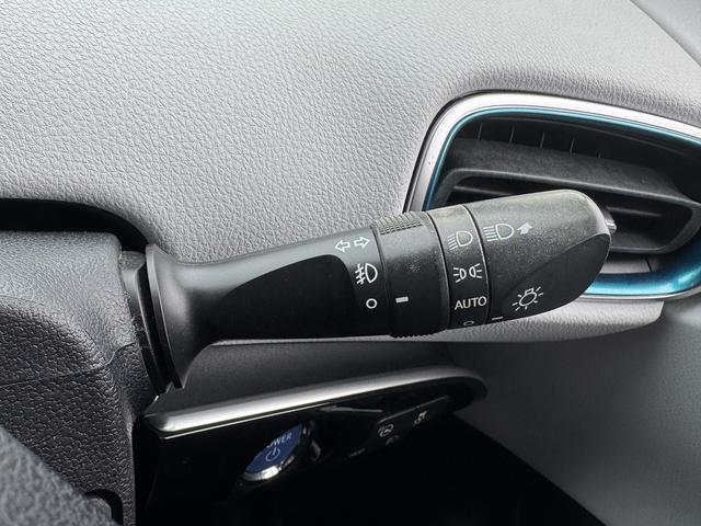 プリウス Ａ　９ｉｎフルセグナビ・Ｂカメラ・ＢＴオーディオ・ＬＥＤライト・ＡＣＣ・ＬＫＡ・ＨＵＤ・ＢＳＭ・ＡＨＢ・Ｐアシスト・ＥＴＣ・オートライト・本革ステア・１５ＡＷ・ドアバイザー・プライバシーガラス（20枚目）