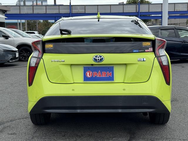 プリウス Ａ　９ｉｎフルセグナビ・Ｂカメラ・ＢＴオーディオ・ＬＥＤライト・ＡＣＣ・ＬＫＡ・ＨＵＤ・ＢＳＭ・ＡＨＢ・Ｐアシスト・ＥＴＣ・オートライト・本革ステア・１５ＡＷ・ドアバイザー・プライバシーガラス（33枚目）