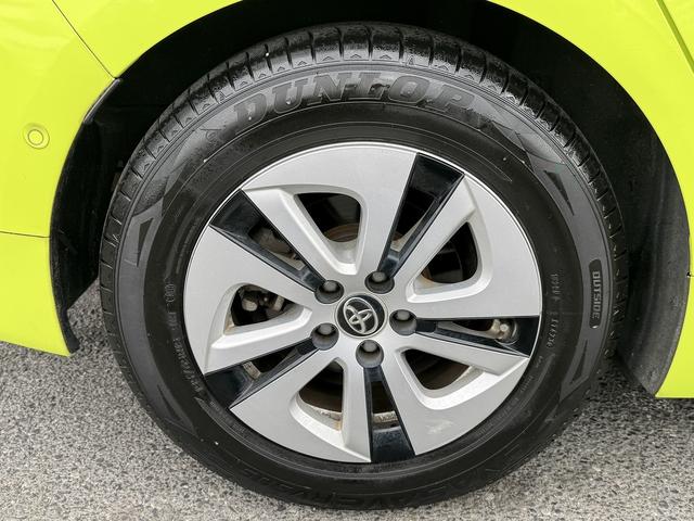 プリウス Ａ　９ｉｎフルセグナビ・Ｂカメラ・ＢＴオーディオ・ＬＥＤライト・ＡＣＣ・ＬＫＡ・ＨＵＤ・ＢＳＭ・ＡＨＢ・Ｐアシスト・ＥＴＣ・オートライト・本革ステア・１５ＡＷ・ドアバイザー・プライバシーガラス（41枚目）