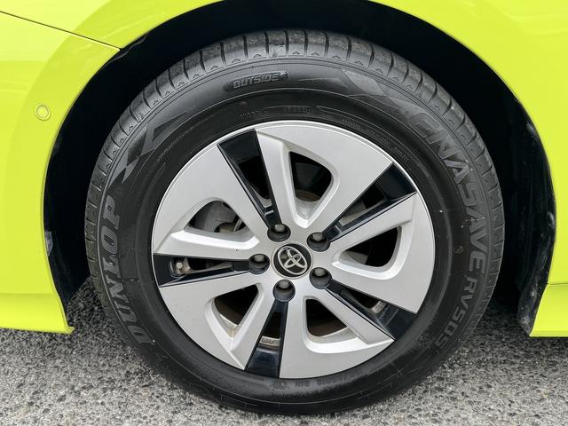 プリウス Ａ　９ｉｎフルセグナビ・Ｂカメラ・ＢＴオーディオ・ＬＥＤライト・ＡＣＣ・ＬＫＡ・ＨＵＤ・ＢＳＭ・ＡＨＢ・Ｐアシスト・ＥＴＣ・オートライト・本革ステア・１５ＡＷ・ドアバイザー・プライバシーガラス（43枚目）