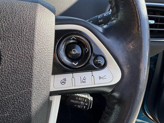 プリウスＰＨＶ Ｓナビパッケージ　フルセグナビ・Ｂカメラ・ＢＴオーディオ・ＡＣＣ・ＬＫＡ・ＡＨＢ・ＬＥＤライト・シートヒーター・スマキー・ドアバイザー・プライバシーガラス・ＥＴＣ・ＵＳＢ・本革ステア・ミラーウィンカー・（8枚目）