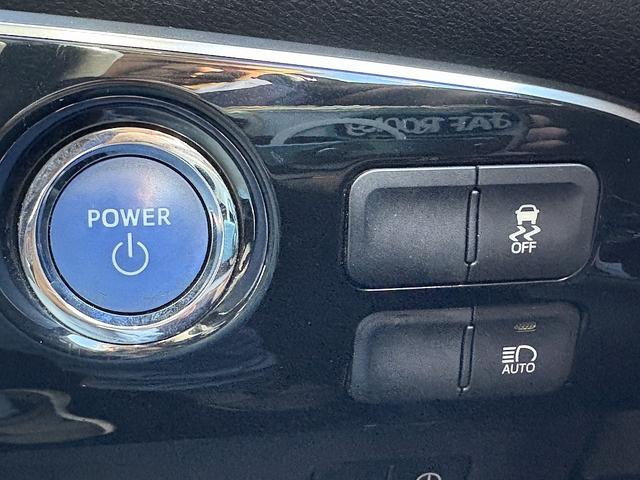 プリウスＰＨＶ Ｓナビパッケージ　フルセグナビ・Ｂカメラ・ＢＴオーディオ・ＡＣＣ・ＬＫＡ・ＡＨＢ・ＬＥＤライト・シートヒーター・スマキー・ドアバイザー・プライバシーガラス・ＥＴＣ・ＵＳＢ・本革ステア・ミラーウィンカー・（17枚目）