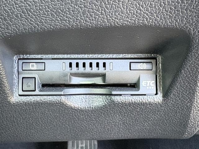 プリウスＰＨＶ Ｓナビパッケージ　フルセグナビ・Ｂカメラ・ＢＴオーディオ・ＡＣＣ・ＬＫＡ・ＡＨＢ・ＬＥＤライト・シートヒーター・スマキー・ドアバイザー・プライバシーガラス・ＥＴＣ・ＵＳＢ・本革ステア・ミラーウィンカー・（18枚目）
