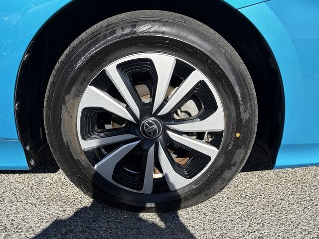 プリウスＰＨＶ Ｓナビパッケージ　フルセグナビ・Ｂカメラ・ＢＴオーディオ・ＡＣＣ・ＬＫＡ・ＡＨＢ・ＬＥＤライト・シートヒーター・スマキー・ドアバイザー・プライバシーガラス・ＥＴＣ・ＵＳＢ・本革ステア・ミラーウィンカー・（29枚目）