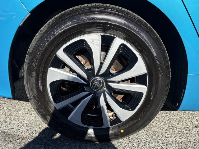 プリウスＰＨＶ Ｓナビパッケージ　フルセグナビ・Ｂカメラ・ＢＴオーディオ・ＡＣＣ・ＬＫＡ・ＡＨＢ・ＬＥＤライト・シートヒーター・スマキー・ドアバイザー・プライバシーガラス・ＥＴＣ・ＵＳＢ・本革ステア・ミラーウィンカー・（30枚目）