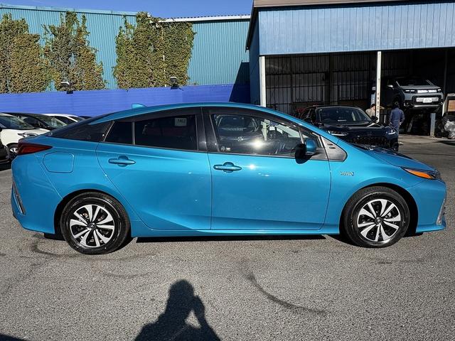 プリウスＰＨＶ Ｓナビパッケージ　フルセグナビ・Ｂカメラ・ＢＴオーディオ・ＡＣＣ・ＬＫＡ・ＡＨＢ・ＬＥＤライト・シートヒーター・スマキー・ドアバイザー・プライバシーガラス・ＥＴＣ・ＵＳＢ・本革ステア・ミラーウィンカー・（35枚目）