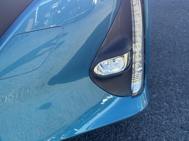 プリウスＰＨＶ Ｓナビパッケージ　フルセグナビ・Ｂカメラ・ＢＴオーディオ・ＡＣＣ・ＬＫＡ・ＡＨＢ・ＬＥＤライト・シートヒーター・スマキー・ドアバイザー・プライバシーガラス・ＥＴＣ・ＵＳＢ・本革ステア・ミラーウィンカー・（41枚目）