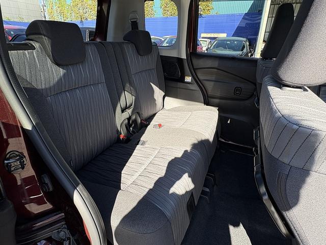 デリカＤ：２ ハイブリッドＭＺ　全周囲カメラ・フルセグナビ・ＢＴオーディオ・両Ｐスラ・ＬＥＤライト・Ｃソナー・ＡＣＣ・ＬＫＡ・ＡＨＢ・シートヒーター・プライバシーガラス・ドアバイザー・ＵＳＢ・本革ステア・ミラーウィンカー（5枚目）