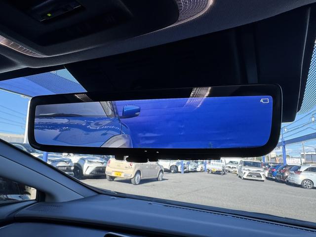 プリウス Ｚ　全周囲カメラ・フルセグナビ・ＢＴオーディオ・ＬＥＤライト・ＡＣＣ・ＬＫＡ・ＡＨＢ・ＢＳＭ・合皮シート・Ｐシート・ベンチレーションシート・ＵＳＢ・ＡＣ１００Ｖ・Ｃソナー・Ｐアシスト・ＥＴＣ（11枚目）