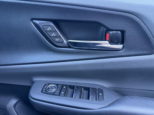 プリウス Ｚ　全周囲カメラ・フルセグナビ・ＢＴオーディオ・ＬＥＤライト・ＡＣＣ・ＬＫＡ・ＡＨＢ・ＢＳＭ・合皮シート・Ｐシート・ベンチレーションシート・ＵＳＢ・ＡＣ１００Ｖ・Ｃソナー・Ｐアシスト・ＥＴＣ（15枚目）