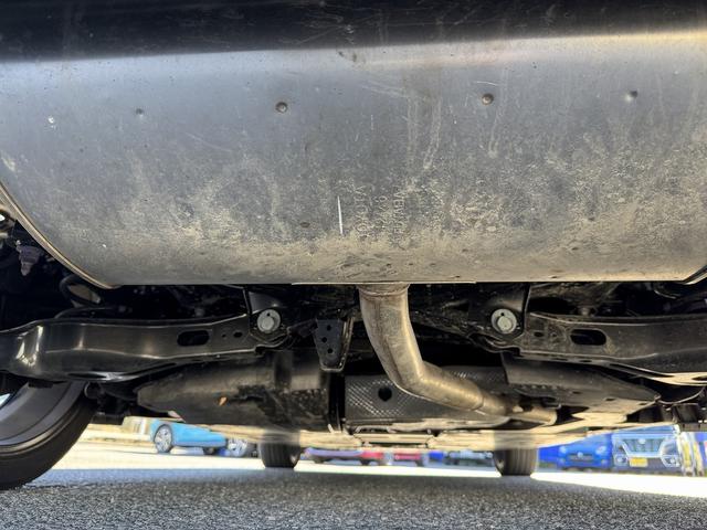 プリウス Ｚ　全周囲カメラ・フルセグナビ・ＢＴオーディオ・ＬＥＤライト・ＡＣＣ・ＬＫＡ・ＡＨＢ・ＢＳＭ・合皮シート・Ｐシート・ベンチレーションシート・ＵＳＢ・ＡＣ１００Ｖ・Ｃソナー・Ｐアシスト・ＥＴＣ（61枚目）