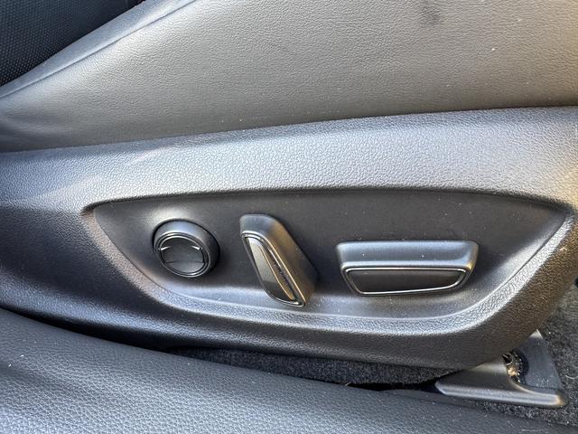 プリウス Z セーフティセンス・12.3型フルセグナビ・Carplay・全周囲カメラ・ETC2.0・AC100V電源・USB・Cソナー・BSM・RCTA・デジタルミラー・ステアヒーター・パーキングアシスト・19AW(15枚目)