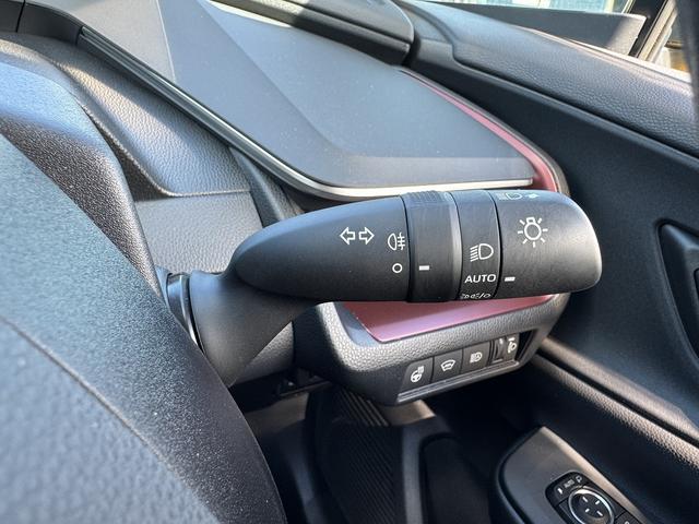 プリウス Z セーフティセンス・12.3型フルセグナビ・Carplay・全周囲カメラ・ETC2.0・AC100V電源・USB・Cソナー・BSM・RCTA・デジタルミラー・ステアヒーター・パーキングアシスト・19AW(36枚目)