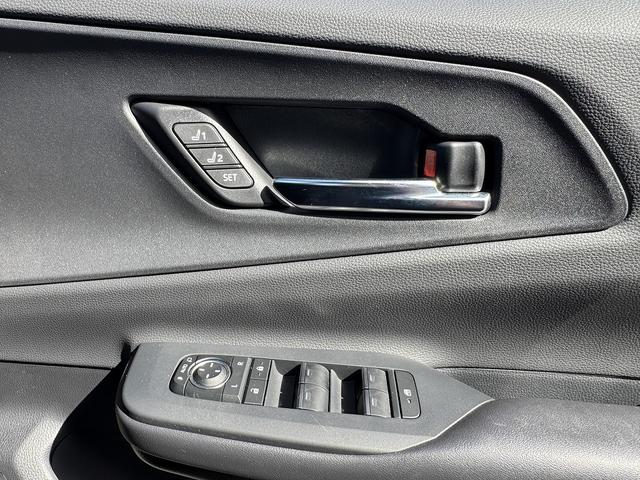 プリウス Z セーフティセンス・12.3型フルセグナビ・Carplay・全周囲カメラ・ETC2.0・AC100V電源・USB・Cソナー・BSM・RCTA・デジタルミラー・ステアヒーター・パーキングアシスト・19AW(39枚目)