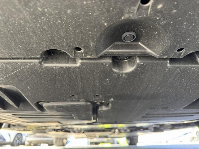 プリウス Z セーフティセンス・12.3型フルセグナビ・Carplay・全周囲カメラ・ETC2.0・AC100V電源・USB・Cソナー・BSM・RCTA・デジタルミラー・ステアヒーター・パーキングアシスト・19AW(64枚目)