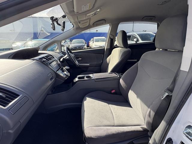 プリウスアルファ Ｓツーリングセレクション　７人乗り・１オーナー・フルセグナビ・Ｂカメラ・ＢＴオーディオ・ＬＥＤライト・ＥＴＣ・ドアバイザー・プライバシーガラス・本革ステア・ミラーウィンカー・オートライト・記録簿（10枚目）