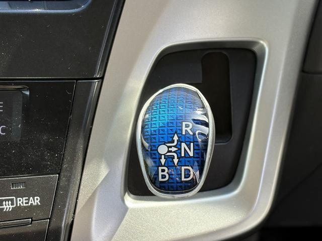 プリウスアルファ Ｓツーリングセレクション　７人乗り・１オーナー・フルセグナビ・Ｂカメラ・ＢＴオーディオ・ＬＥＤライト・ＥＴＣ・ドアバイザー・プライバシーガラス・本革ステア・ミラーウィンカー・オートライト・記録簿（19枚目）