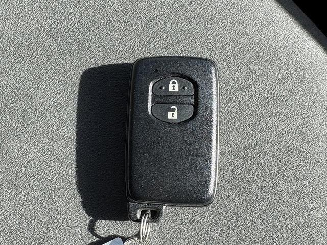 プリウスアルファ Ｓツーリングセレクション　７人乗り・１オーナー・フルセグナビ・Ｂカメラ・ＢＴオーディオ・ＬＥＤライト・ＥＴＣ・ドアバイザー・プライバシーガラス・本革ステア・ミラーウィンカー・オートライト・記録簿（24枚目）