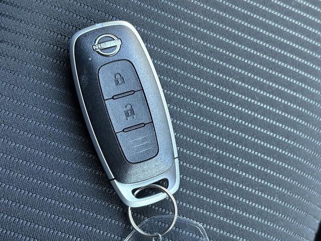 オーラ ニスモ チューンドe-パワー4WD プロパイロット・BOSEサウンド・フルセグナビ・全周囲カメラ・Carplay・USB・デジタルミラー・ワイヤレス充電・ETC2.0・パワーシート・シート&ステアヒーター・Cソナー・BSM・純正17AW(40枚目)